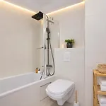 Croisette - Spacious 2 Bedroom And Terrace * Cannes
