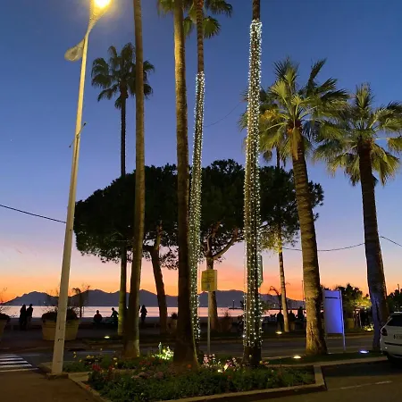 Croisette 2 Bedroom And Terrace Cannes
