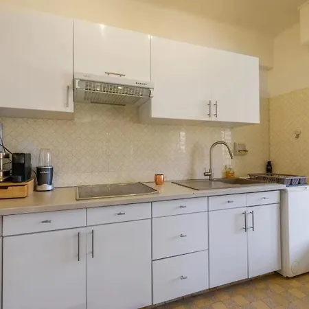 Croisette 2 Bedroom And Terrace Cannes